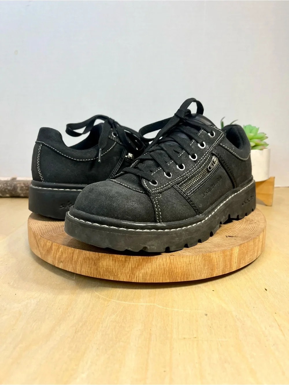 Skechers | Vintage Y2K Chunky Lug Sole Platform Shoe in Black 46406 Size 9.5